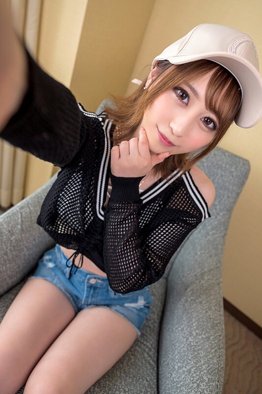 一花みお(一花美绪)作品ERGV-056发布！那位狂言170公分以下的男生没人权的网红明星脸是？