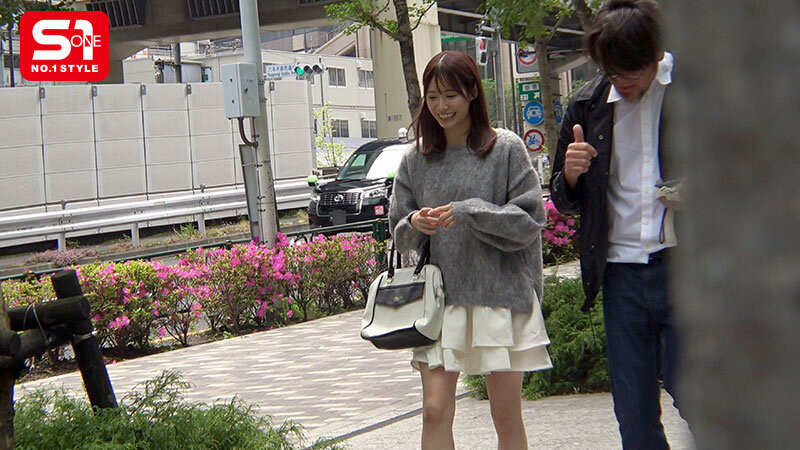 未歩なな(未步奈奈)作品SONE-904发布！走到哪里都被突袭！先吓死她再爽死她