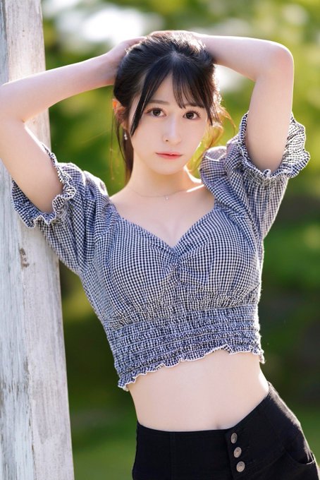 铃乃宇都(鈴乃ウト)出道作品番号及封面,铃乃宇都个人简介