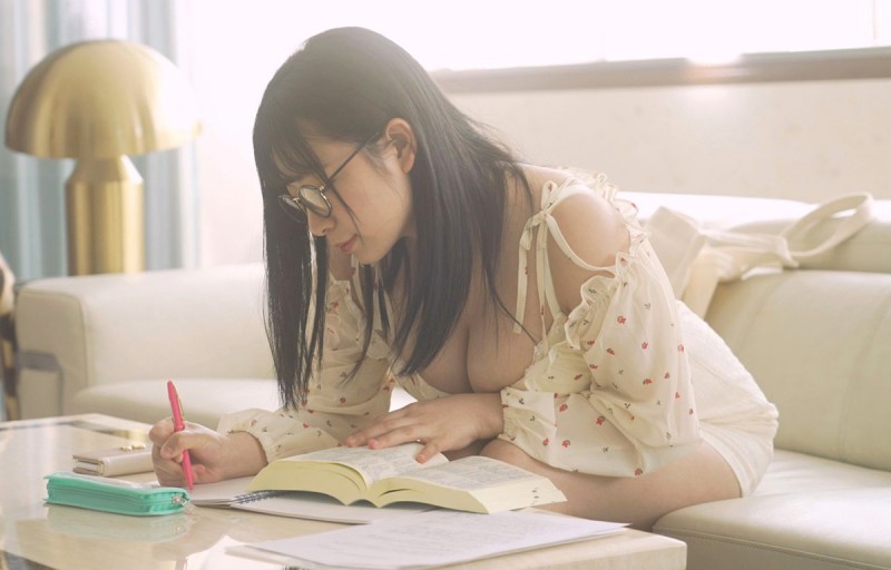 白花のん(白花暖)出道作品MOGI-061发布!天然H杯大奶!哀求表情超杀!女士们注意、别让男友看她的片