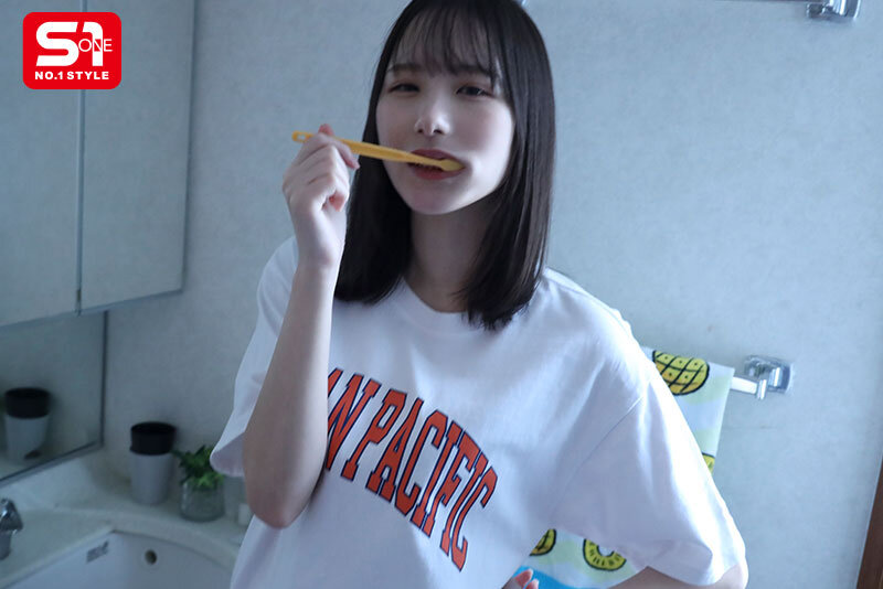 村上悠華(村上悠华)作品SONE-670发布!美胸女友被SEX狂社团的人睡走,袒露巨乳…还开心比剪刀手!