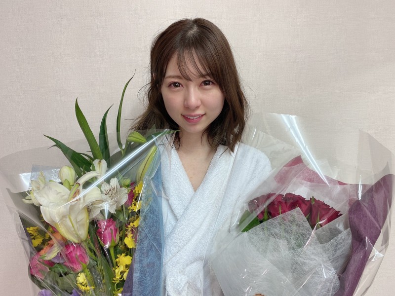 这导演比女优还专业?あおいれな(葵玲奈)引退成为真·全裸监督