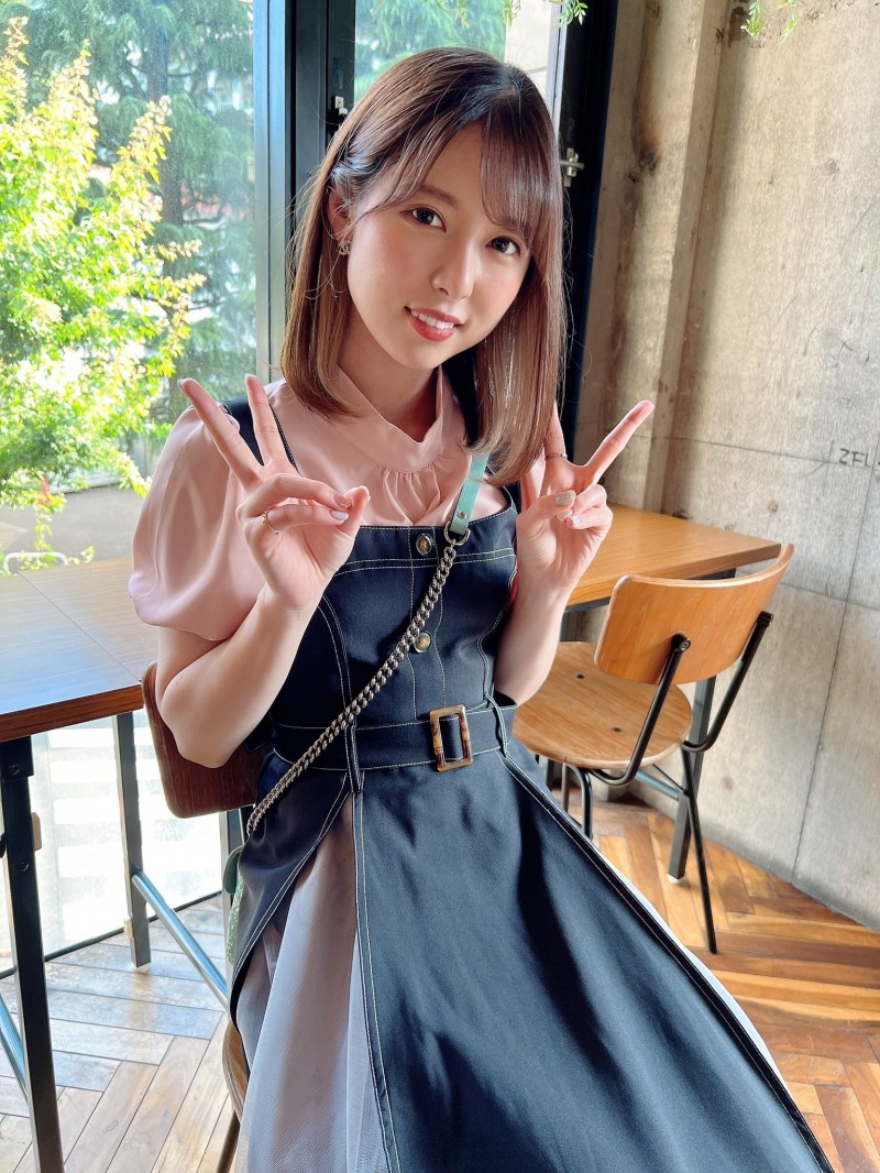 这导演比女优还专业?あおいれな(葵玲奈)引退成为真·全裸监督