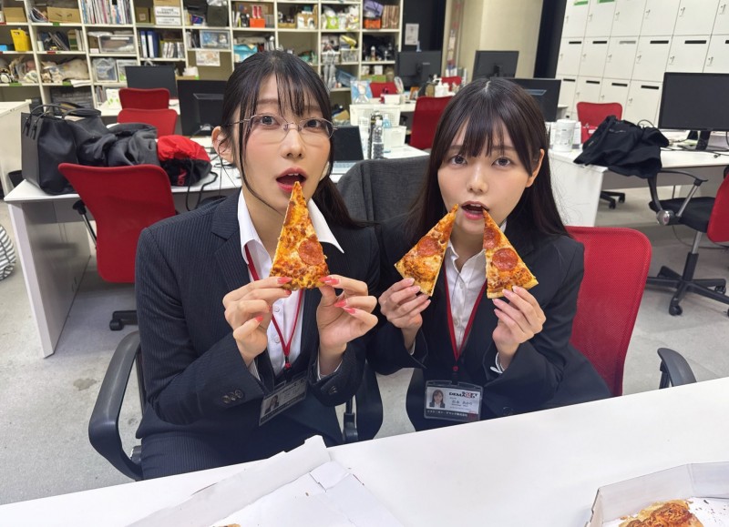 (SDJS-339)11月共演天花板!松永明里和守屋芳乃两大女子社员合体啦!