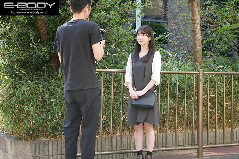 雪咲堇(雪咲すみれ)出道作品番号及封面，雪咲堇个人简介