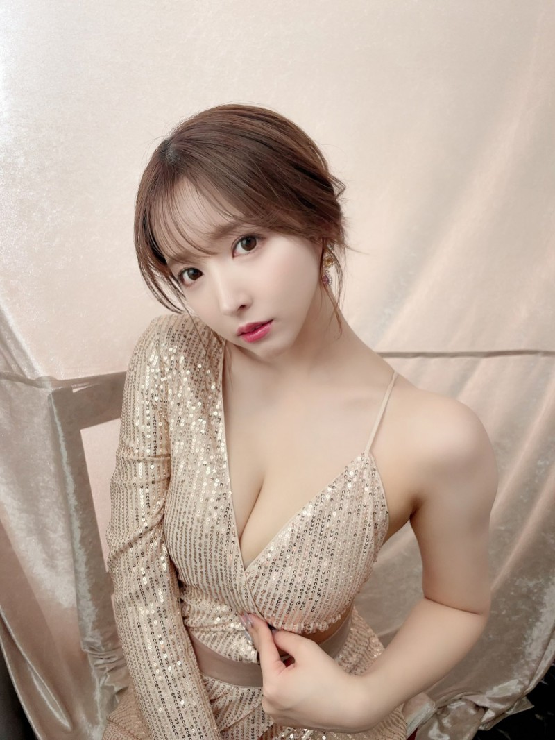 【美天棋牌】「三上悠亚」出道七周年!「性感爆乳」送粉丝福利,宣布自立门户当老板!【EV扑克官网】 【美天棋牌】「三上悠亚」出道七周年!「性感爆乳」送粉丝福利,宣布自立门户当老板!【EV扑克官网】