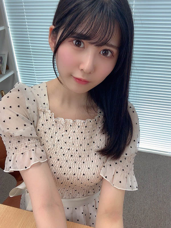 最新推荐!JK美少女《好实穗乃》精选作品介绍……