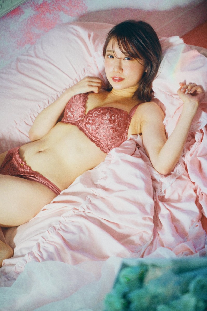 就做到两周年!童颜巨乳的安达夕莉引退!