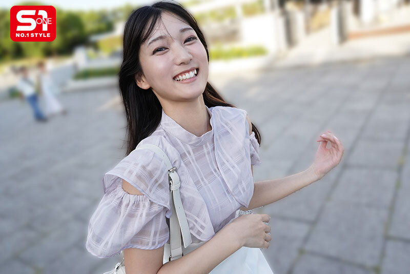 初美菜乃花(SNOS-101) 第一次的饭店过夜性爱拍摄，超渴望性爱的美乳新人！