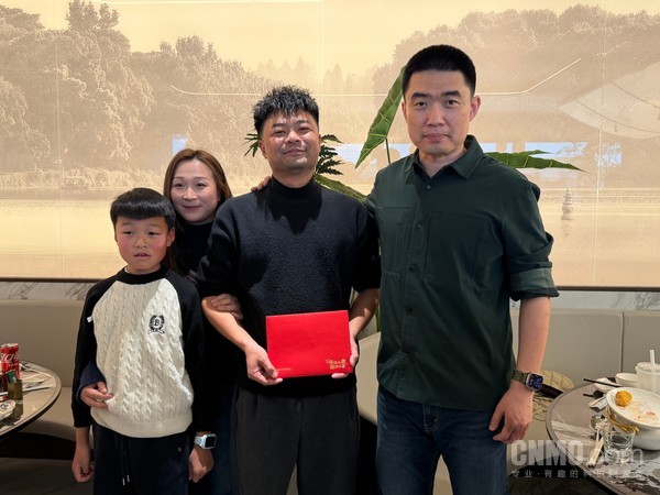 从线上点赞到线下赴约！李想请浙江救人车主吃饭