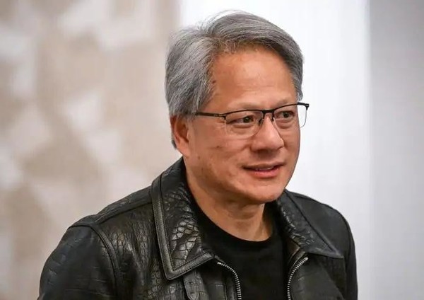 黄仁勋 黄仁勋跌出全球前十大富翁榜单 当前个人财富约1万亿元