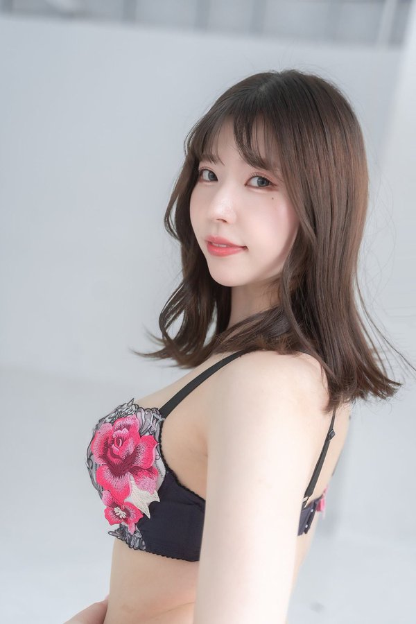 【美天棋牌】绫濑舞菜(あやせ舞菜)最新作品番号及封面，绫濑舞菜个人简介【EV扑克官网】