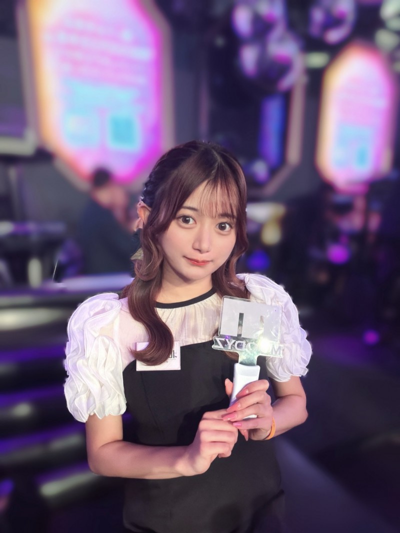 【美天棋牌】在迪士尼被认出来!发片机器的她不开心!【EV扑克官网】 【美天棋牌】在迪士尼被认出来!发片机器的她不开心!【EV扑克官网】