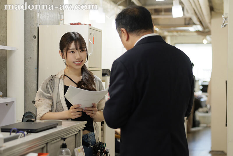 さつき芽衣(沙月芽衣)作品JUR-666发布！「人妻美发师」趁老公出差在店里偷情！假洗头真洗面奶