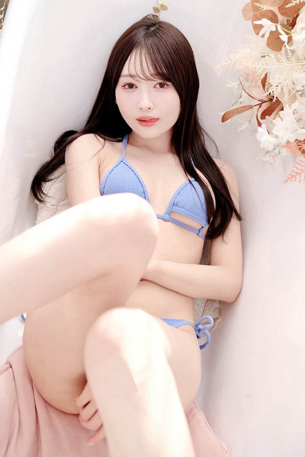 古乃穗乃(PFES-129) 让美乳女前辈「每天用美腿丝袜帮我服务」，「超养眼黑丝视角」有够勾人！