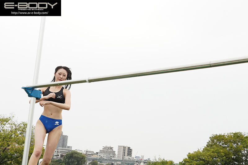 【美天棋牌】清水优爱(EBWH-334) 「9头身跳高好手」火辣下海，「超凶巨乳曲线」亮点满满！