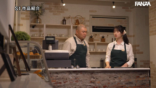 瀬戸环奈(SNOS-183) 在相部屋和「最强J奶后辈」狂激战，「巨乳贴玻璃」超辣画面太诱人！