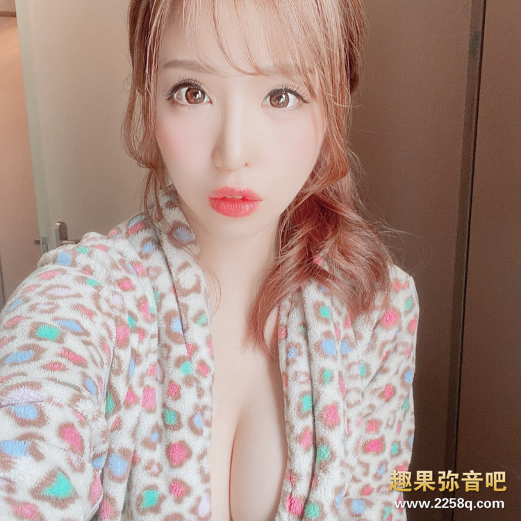 【PG娱乐】[BLK-501]酒店关门收入归零 伊佐木梨杏（伊佐木リアン）接受私约到酒店和客人嗨皮