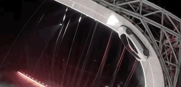 零百近1秒!特斯拉发布第二代Roadster 计划2028年上市 零百近1秒!特斯拉发布第二代Roadster 计划2028年上市